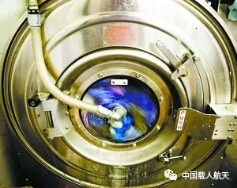如何在太空洗衣服？.jpg