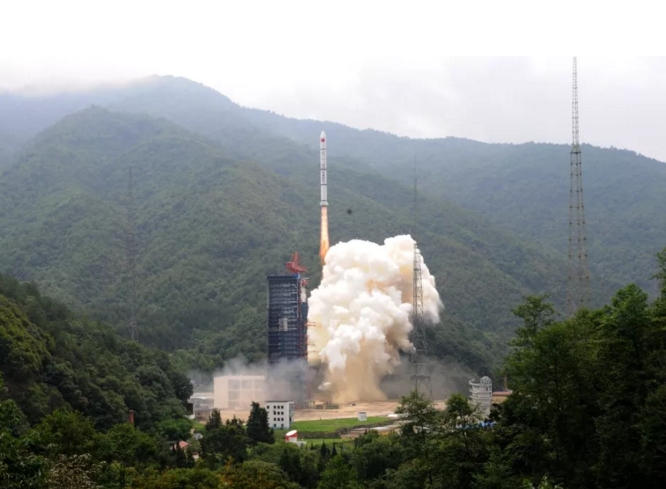 研究院研制的新技術(shù)試驗雙星發(fā)射成功1.jpg