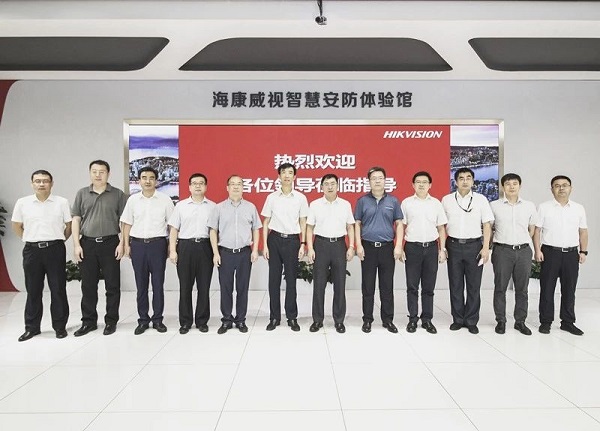 張洪太院長(zhǎng)帶隊(duì)赴?？低暪煞莨菊{(diào)研2.jpg